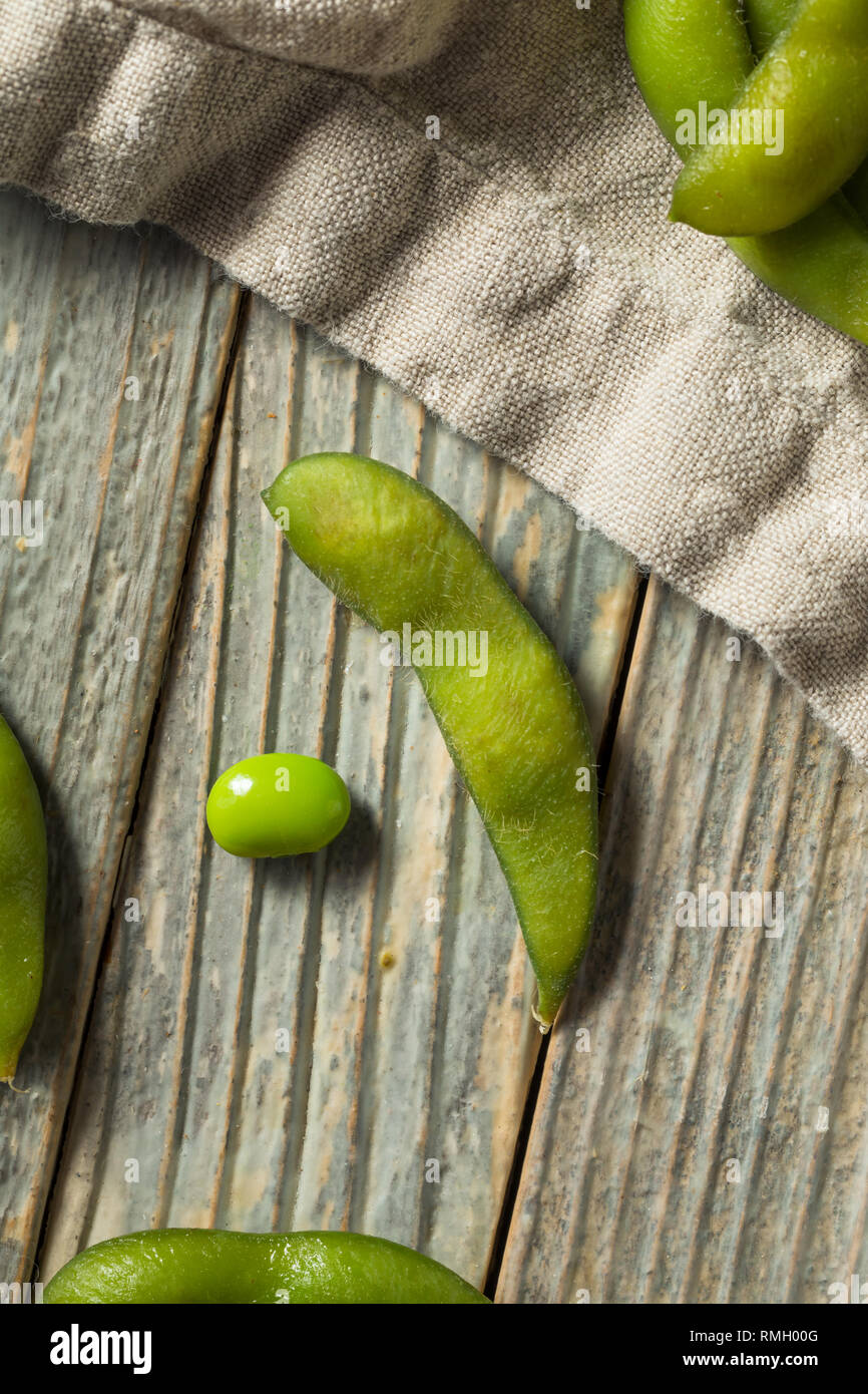 Raw Green Organic Edamame Soy Beans Ready to Eat Stock Photo Alamy