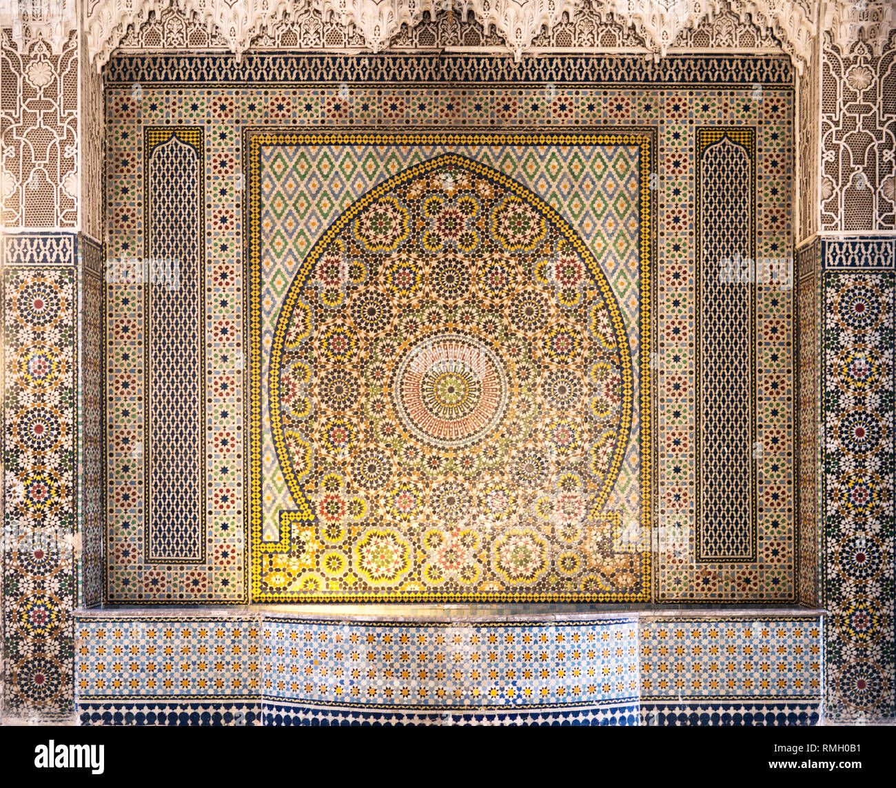Morocco style wall fountain in Heart of Marrakech Stock Photo - Alamy