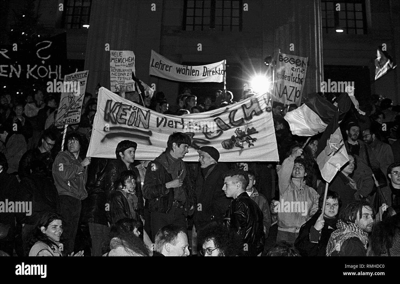Germany, Berlin, December 18, 1989: demonstration against reunification and right wing tendencies (no fourth Reich) at the Platz der Akademie (Gendarmenmarkt). Stock Photo