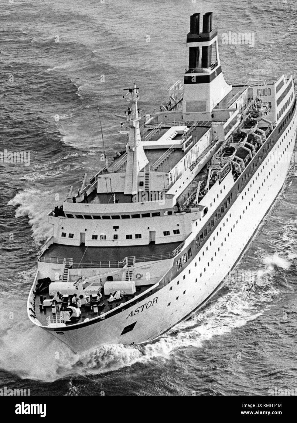 Das Traumschiff Black And White Stock Photos & Images - Alamy
