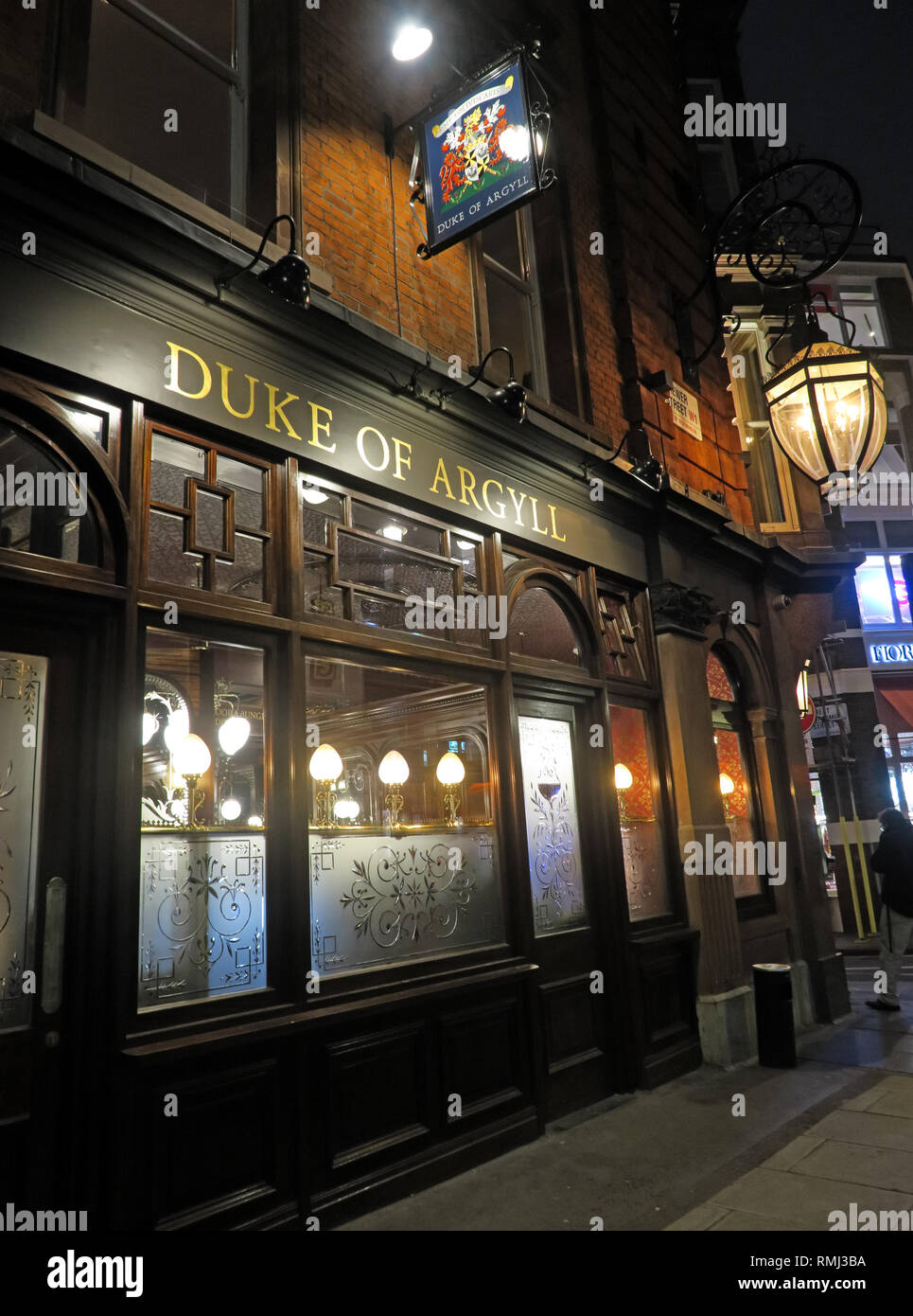Duke of Argyll pub at night, 37 Brewer St, Soho, London, England, UK, W1F 0RY Stock Photo