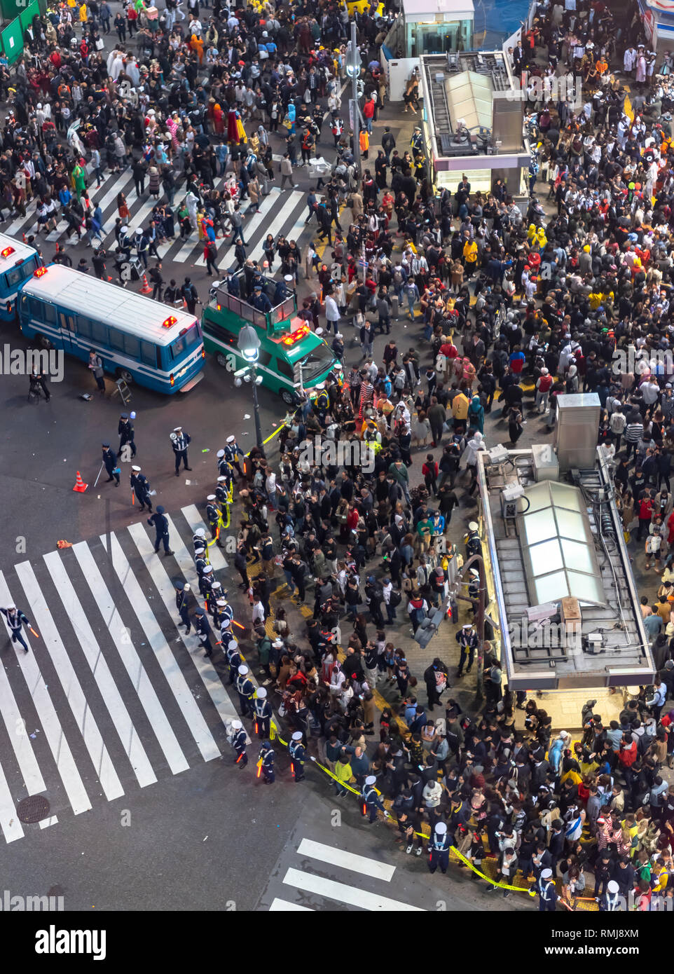 Pedestrians Crosswalk At Shibuya District In Tokyo Japan Shibuya Crossing Is One Of The Busiest Crosswalks In The World Stock Photo Alamy