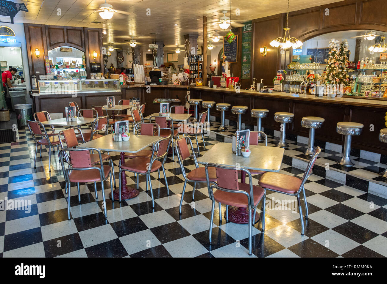 Bar interior united states hires stock photography and images Alamy