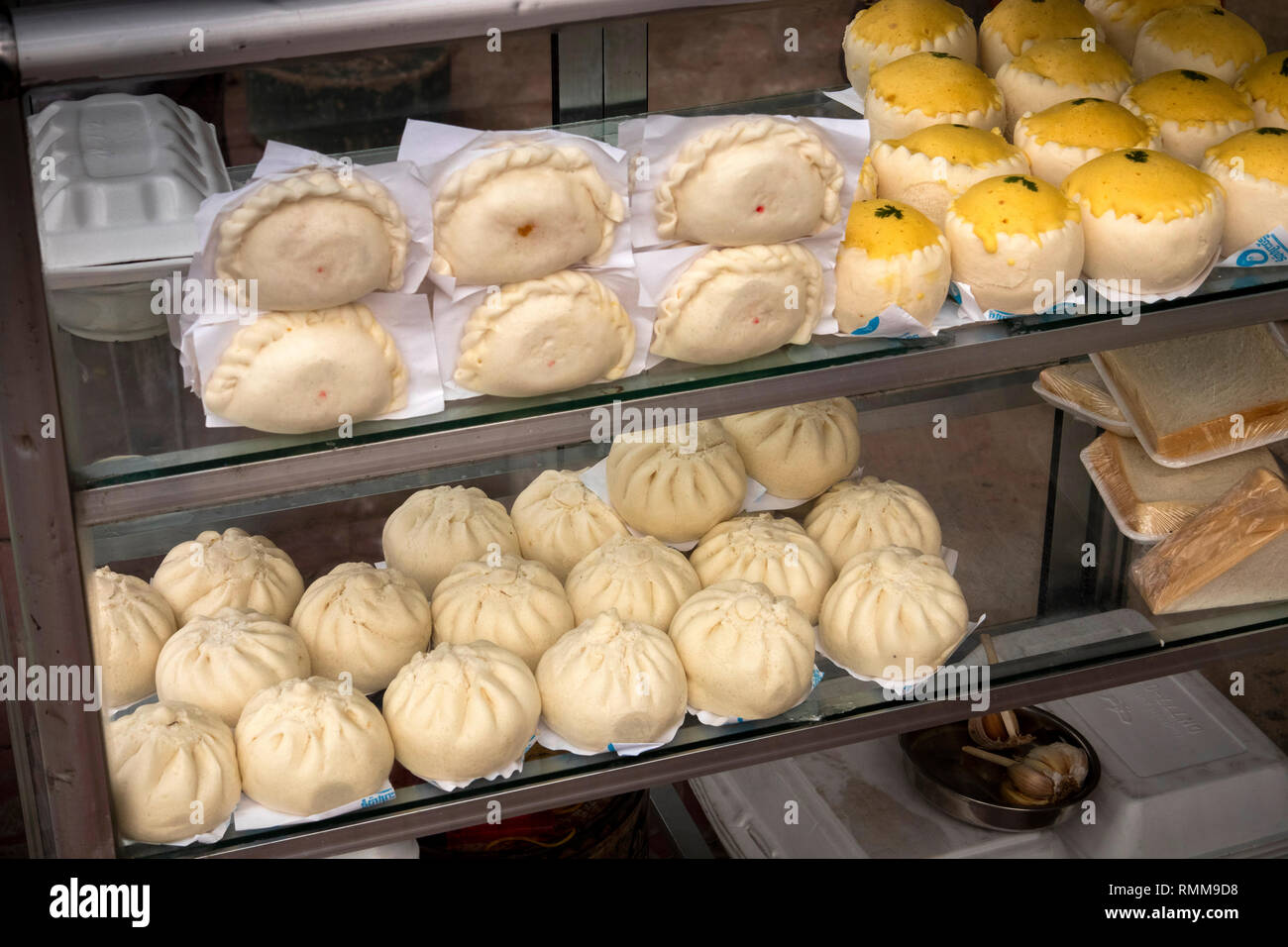 Cambodia, Phnom Penh, Monibong Boulevard, Road 93, Pau Chinese filled steamed buns for sale Stock Photo