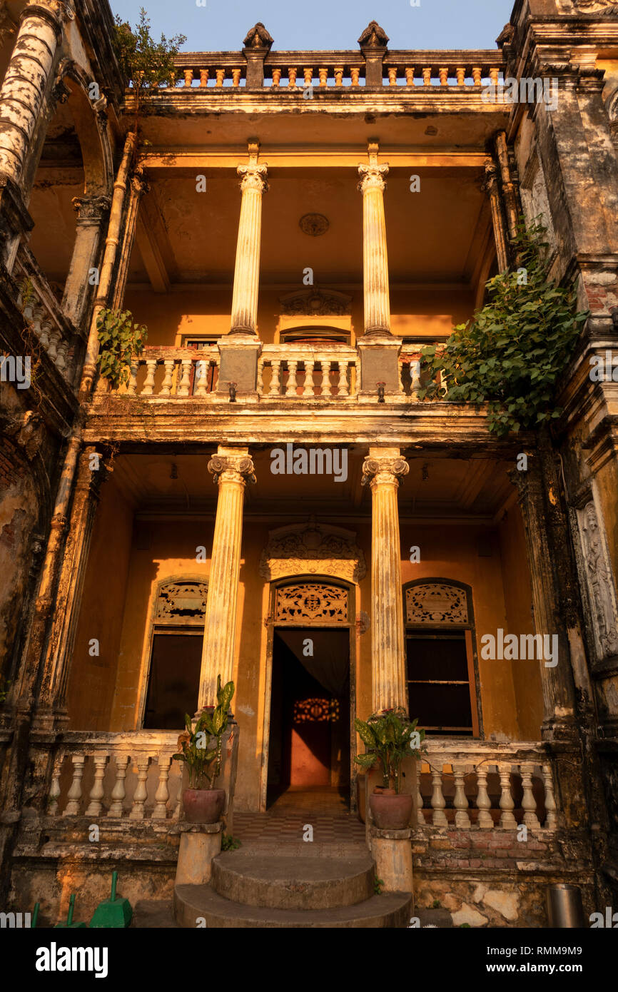 Cambodia, Phnom Penh, City Centre, Street 19, The Mansion Heritage Bar, in old  French colonial building, entrance Stock Photo