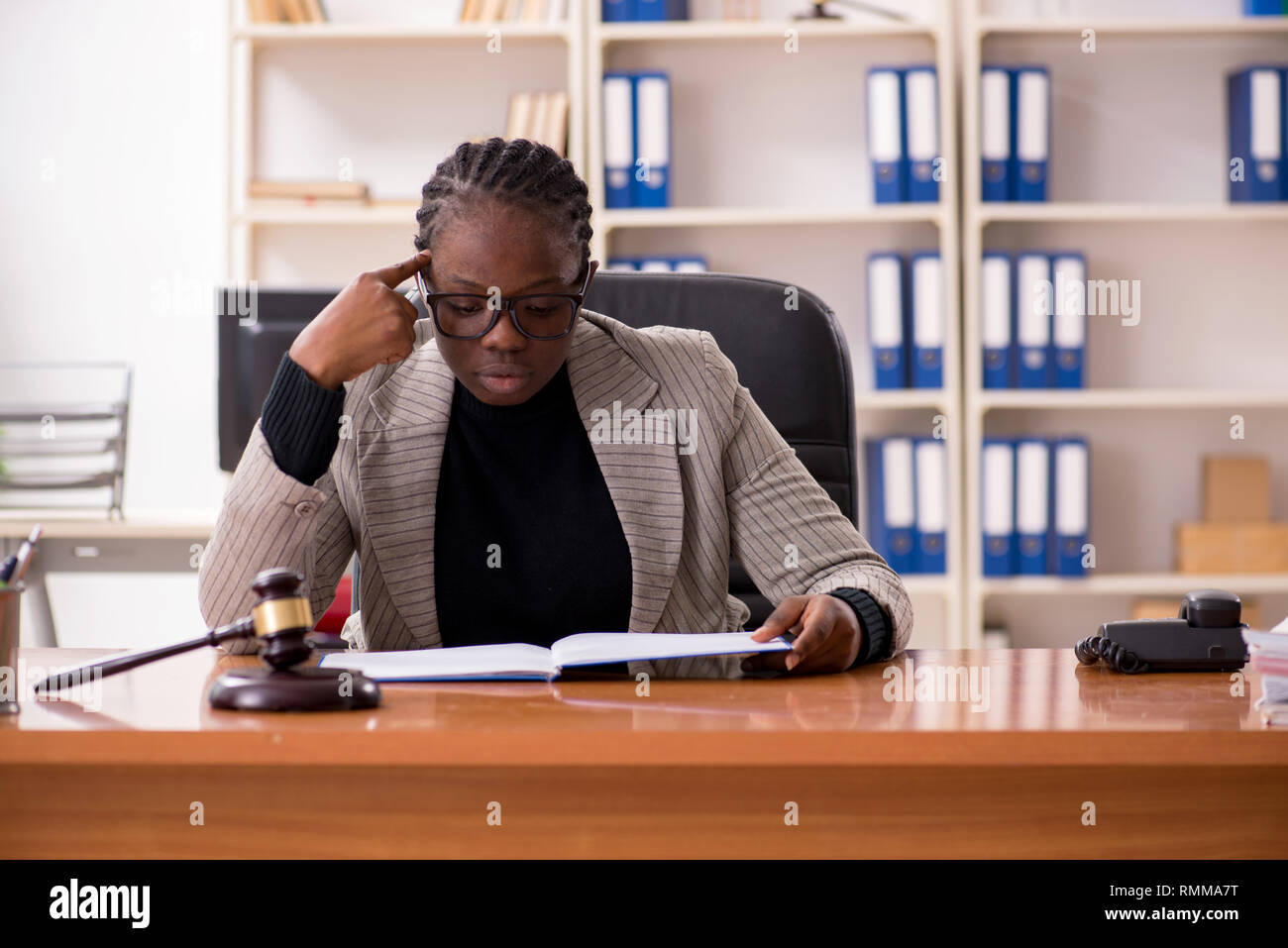 Black female lawyer in courthouse Stock Photo - Alamy