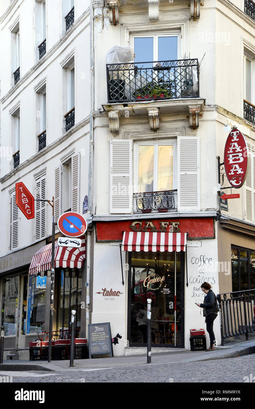 cigarette shops in paris Tobacco shop - Montmartre - Paris - France Stock Photo