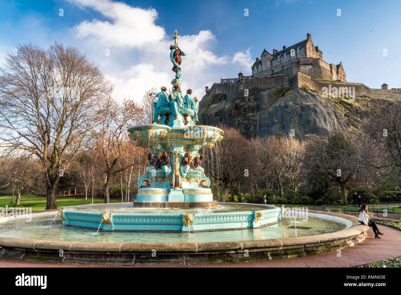 Fountain park edinburgh hires stock photography and images Alamy