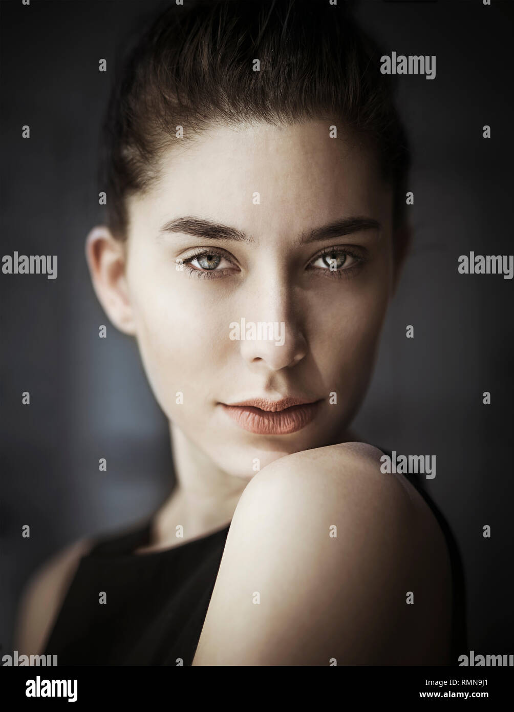Monochrome portrait young woman hi-res stock photography and images - Alamy