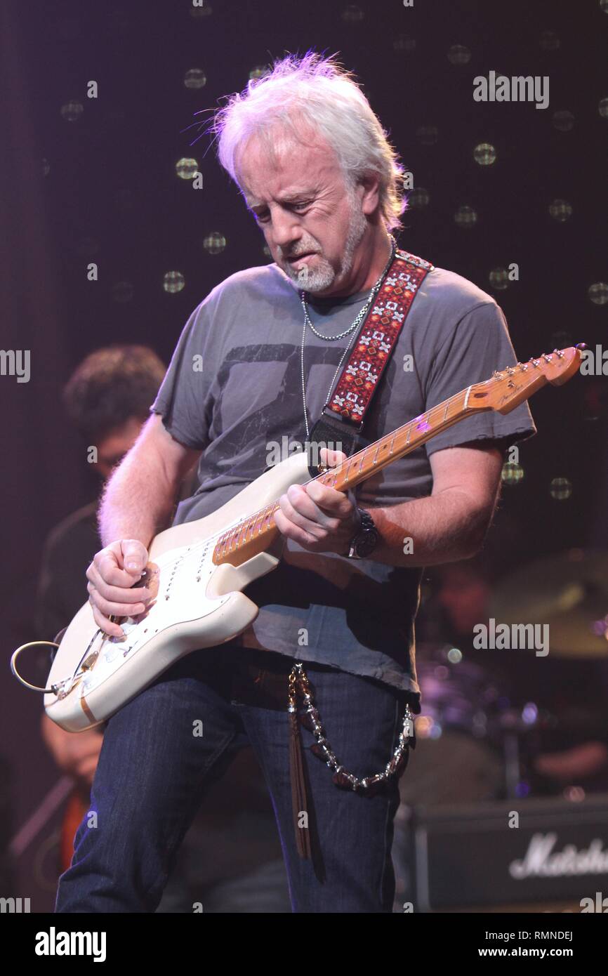 Lead singer of aerosmith hires stock photography and images Alamy