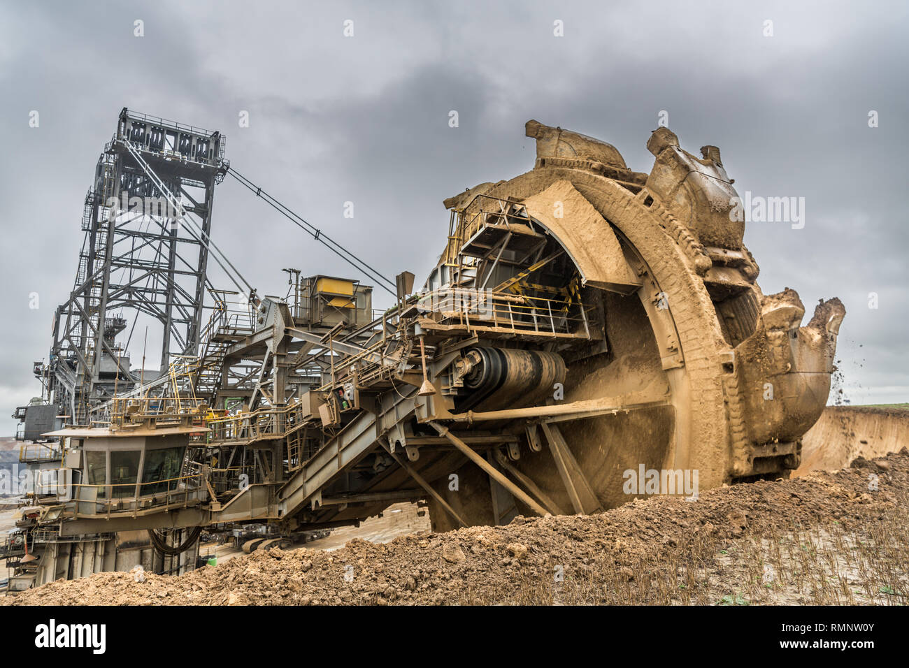 Bagger 288 bucket-wheel excavator Stock Photo - Alamy