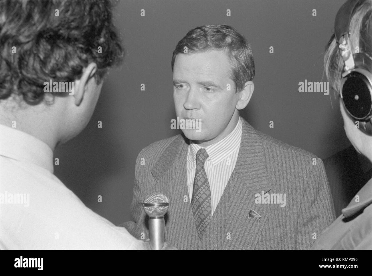 Moscow, USSR - August 23, 1991: People's deputy Sergei Borisovich Stankevich at extraordinary session of Supreme Soviet of people's deputies of the USSR Stock Photo