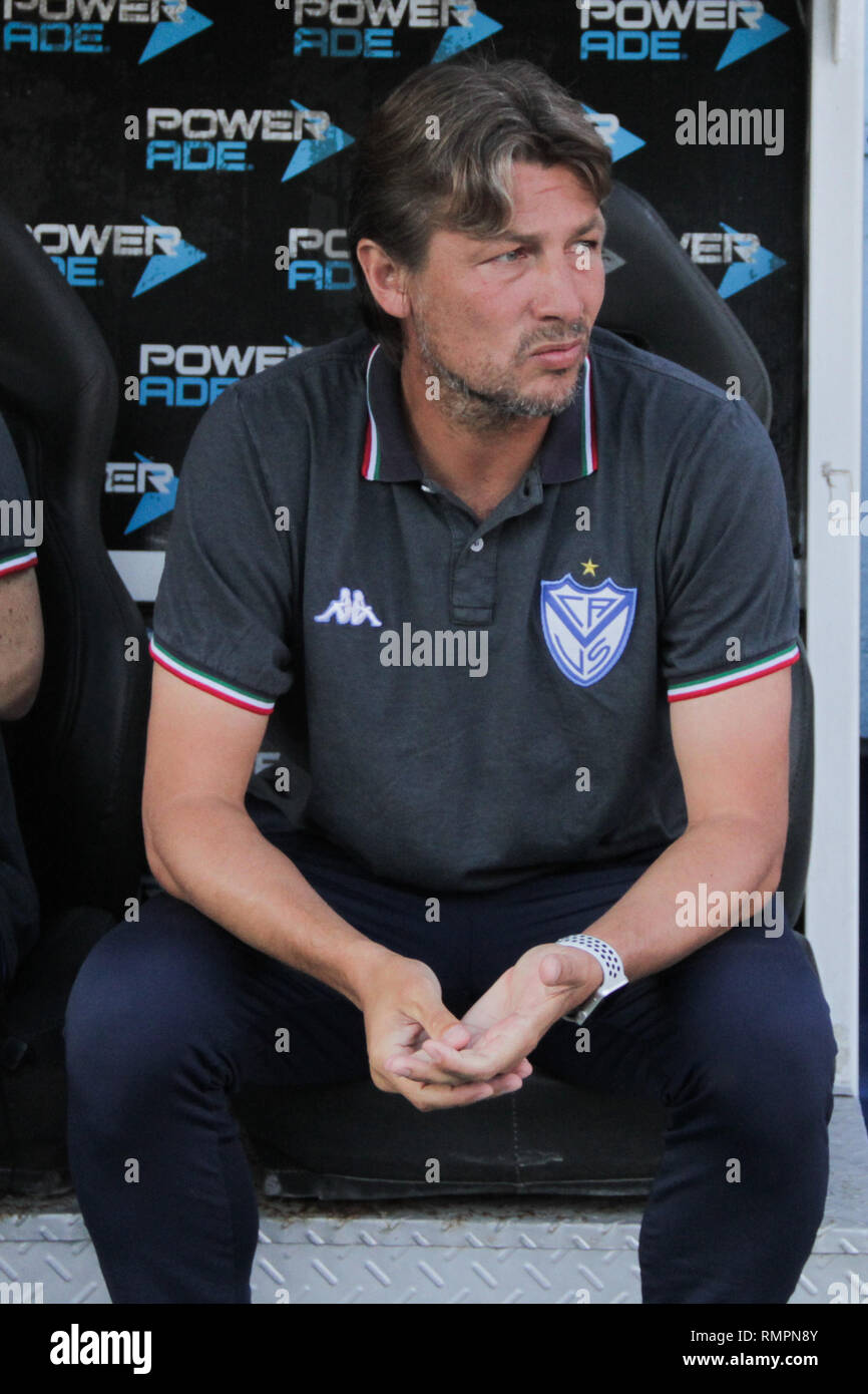 Buenos Aires, Argentina. 15th Feb, 2019. Gabriel Heinze, coach of Vélez Sarsfield, during the match between Vélez Sarsfield e Colon for Superliga Argentina, this friday on José Amalfitani Stadium on Buenos Aires, Argentina. ( Credit: Néstor J. Beremblum/Alamy Live News Stock Photo