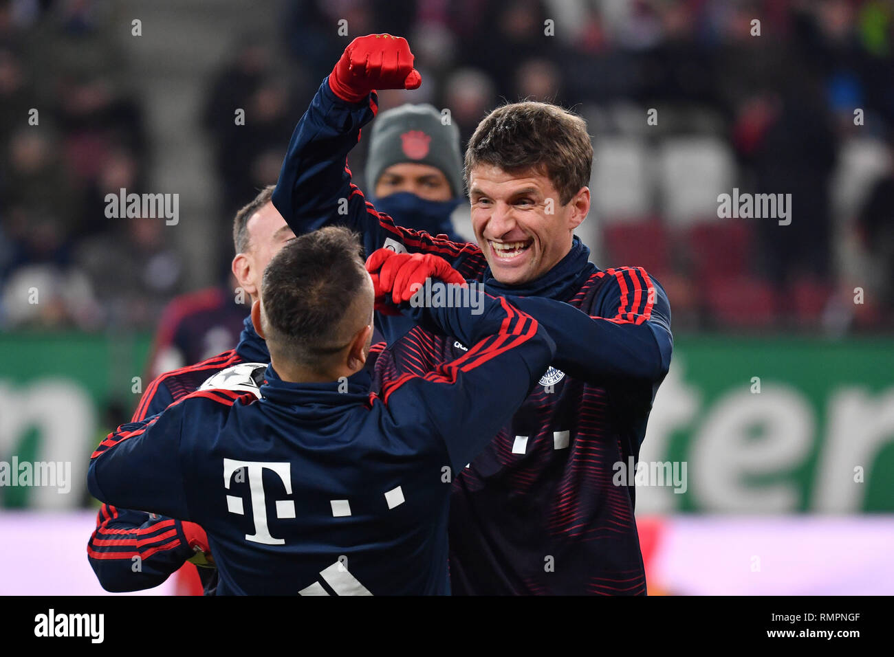 Thomas MUELLER (MULLER, FC Bayern Munich) is having fun with RAFINHA  (Bayern Munich), warming up, Soccer 1. Bundesliga, 22 matchday, matchday22,  FC Augsburg (A) -FC Bayern Munich (M) 2-3, 15.02 .2019 in
