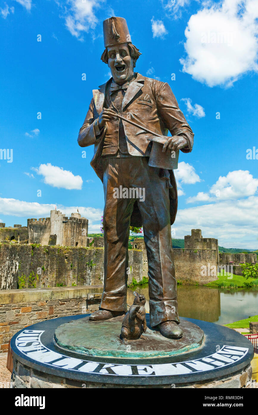 Tommy Cooper Statue, Caerphilly, Wales, UK Stock Photo - Alamy