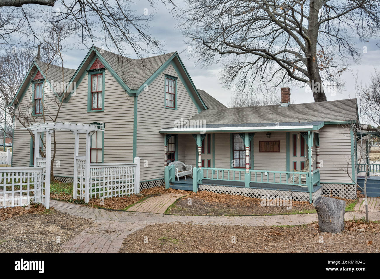 Lone wooden frame united states hires stock photography and images Alamy