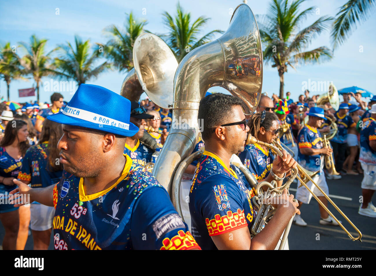 Horn band hi-res stock photography and images - Alamy