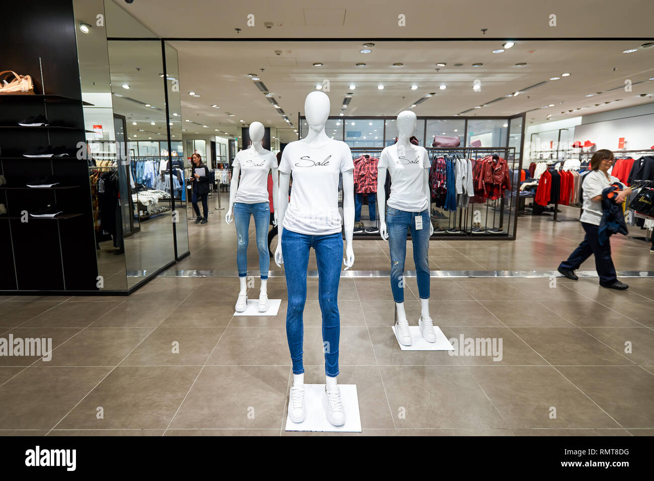 HONG KONG - CIRCA JANUARY, 2016: inside of Zara store at shopping center in  Hong Kong. Zara is a Spanish clothing and accessories retailer based in Ar  Stock Photo - Alamy