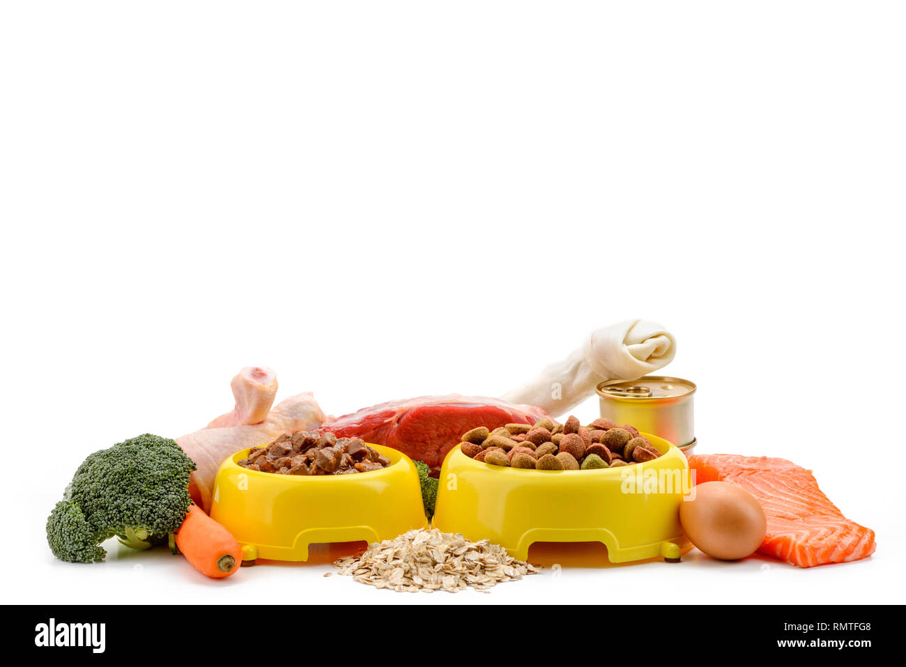 Dog wet food and kibbles Stock Photo Alamy