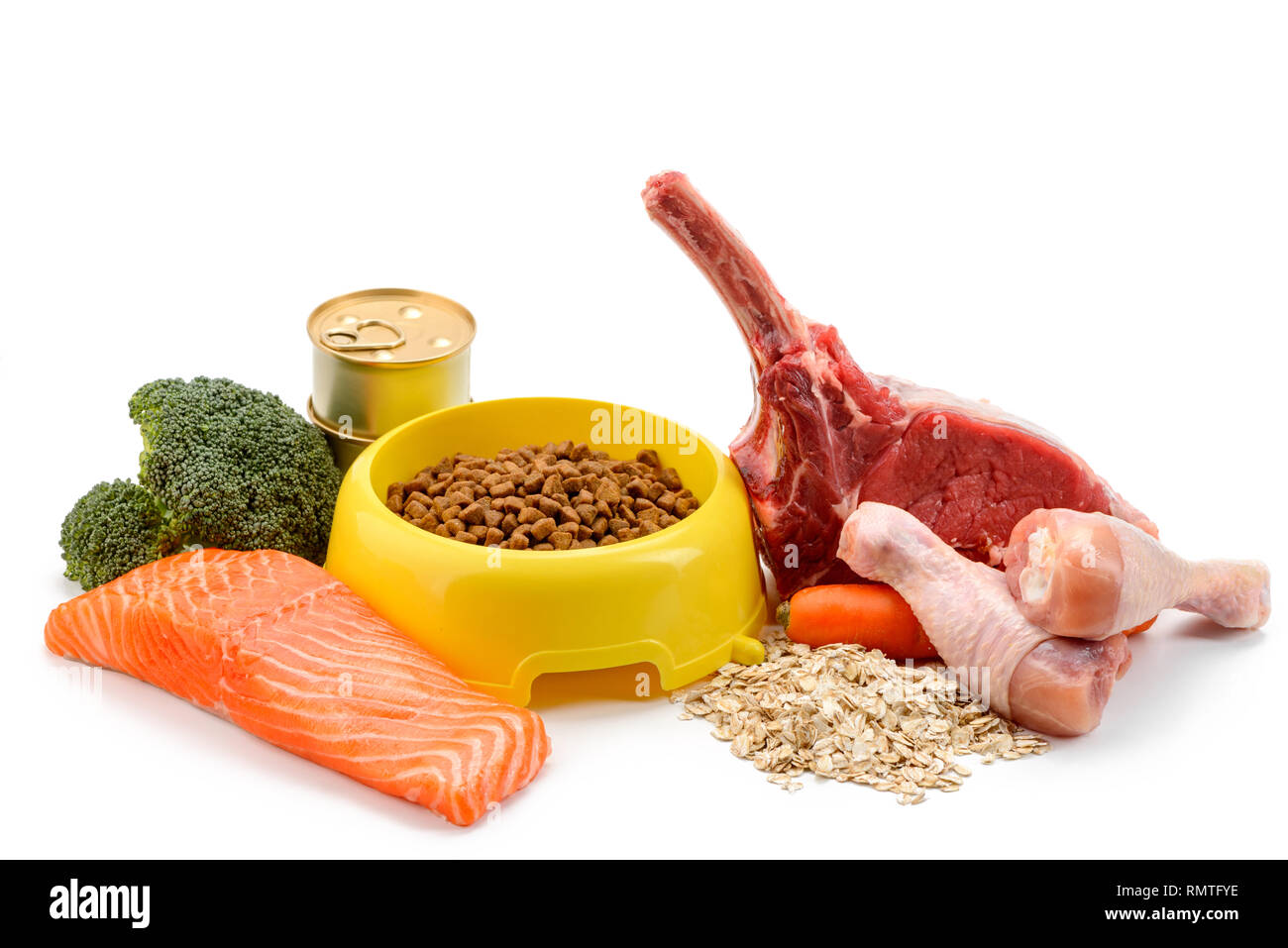 Dry cat's food and ingredients Stock Photo Alamy
