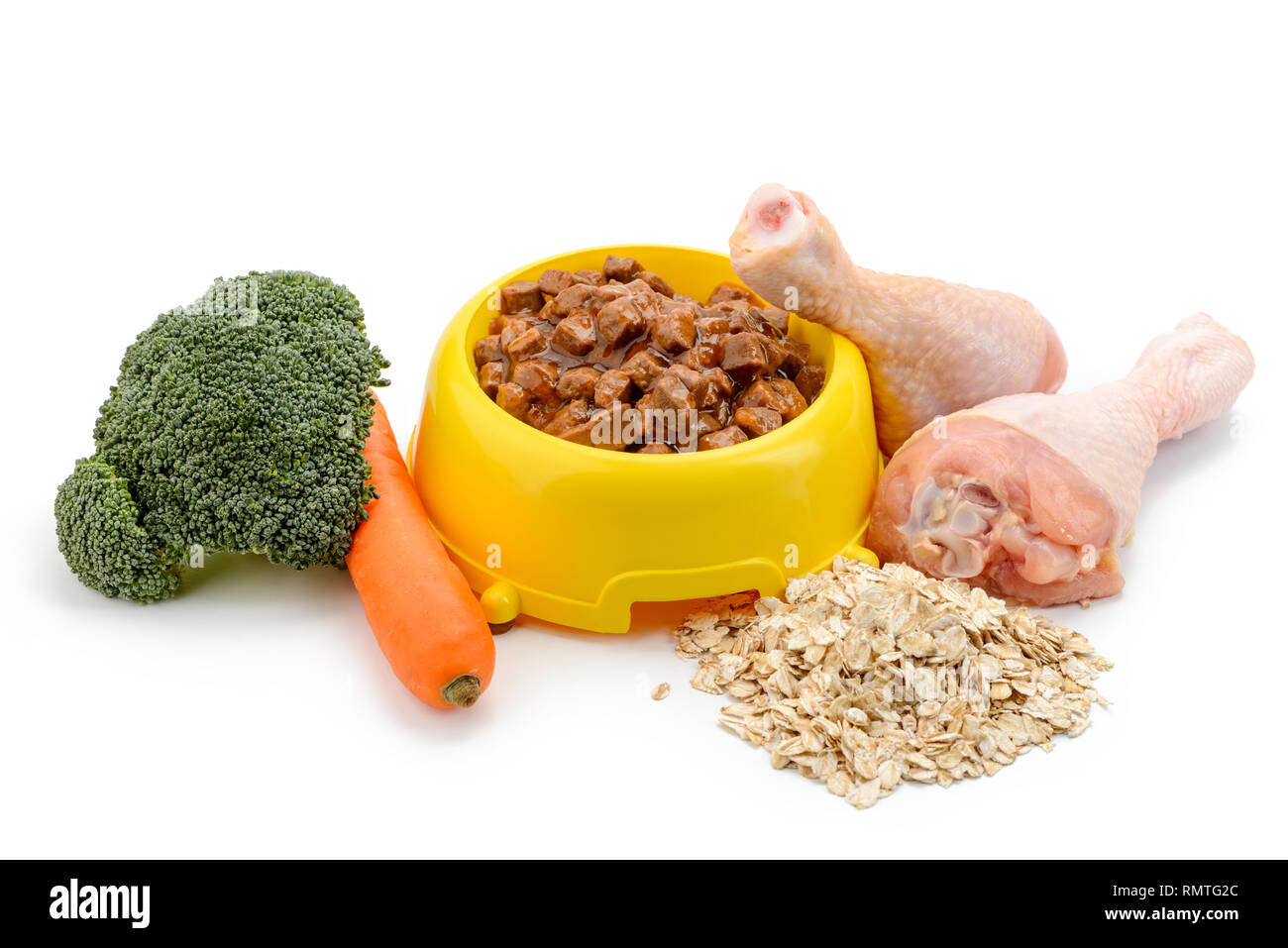 Portion of wet pet food Stock Photo Alamy