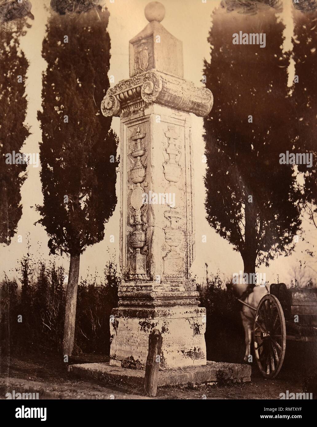 Columna de los franceses en memoria de la batalla de Rávena. de 1512 en la margen derecha del río Ronco en la que murió Gastón de Foix. Stock Photo