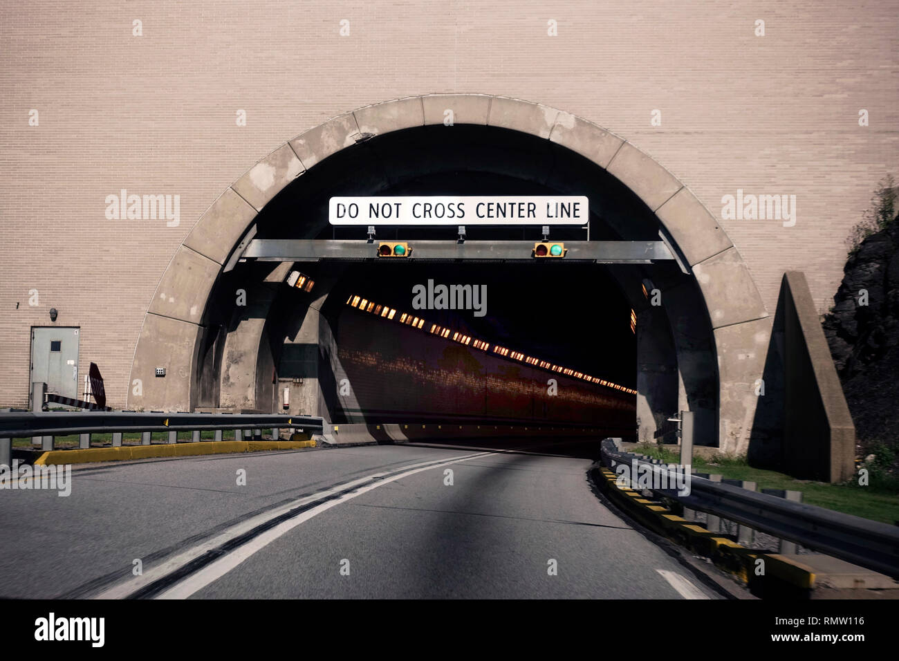 Blue mountain tunnel in Pennsylvania Stock Photo - Alamy