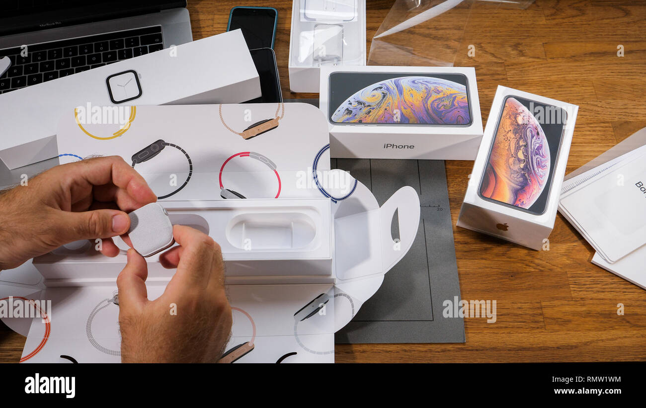 silver aluminum case seashell sport loop