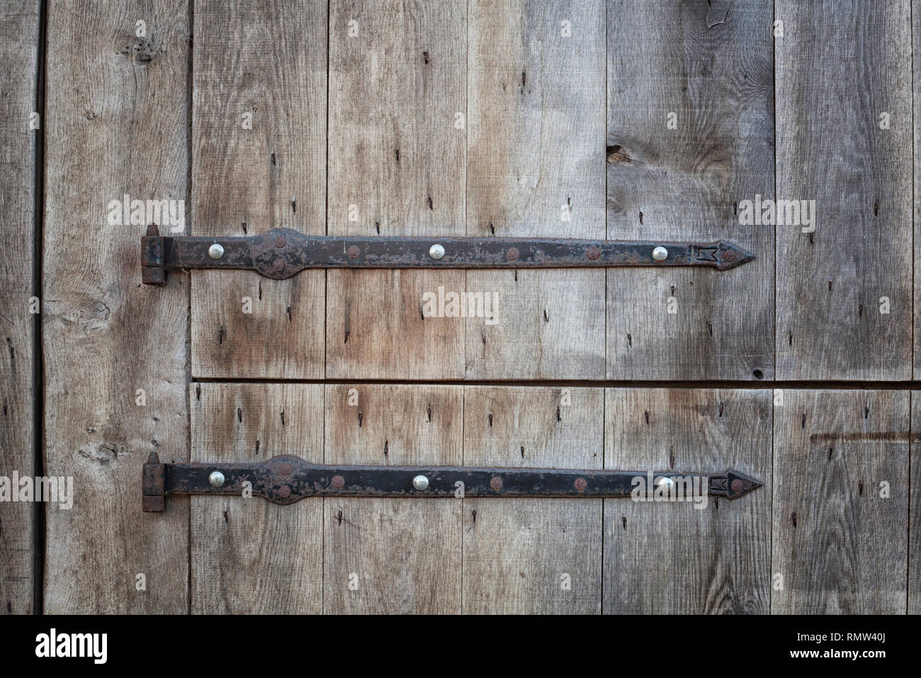 Steel gate hinges hires stock photography and images Alamy