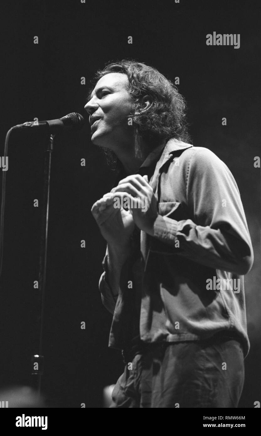 Eddie vedder hires stock photography and images Alamy