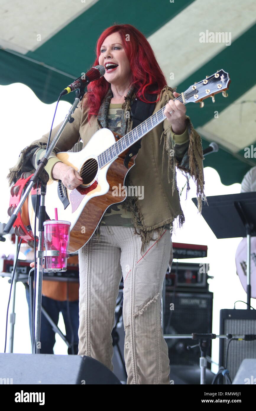 Kate pierson hires stock photography and images Alamy