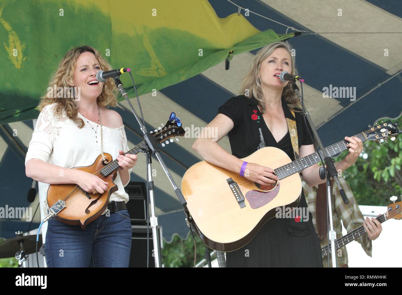 Amy Helm live concert Fall River Looking Ahead