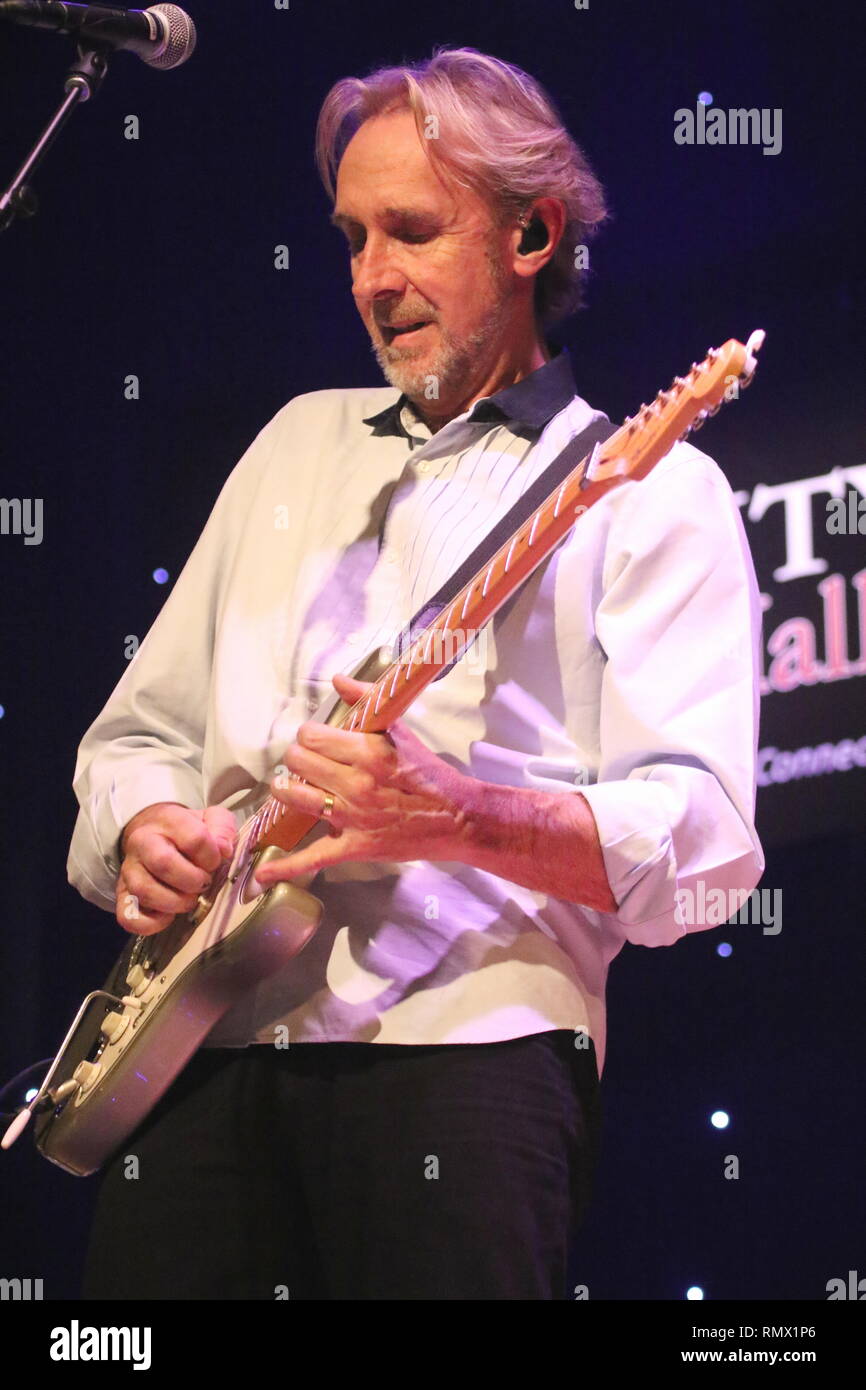 Mike rutherford hi-res stock photography and images - Alamy