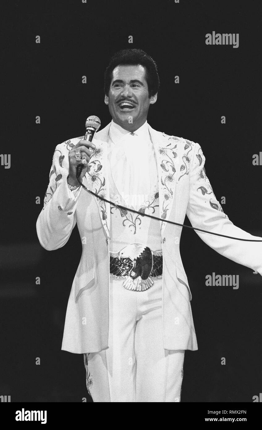 Singer And Entertainer Wayne Newton Is Shown Performing On Stage During A Live Concert Appearance Stock Photo Alamy Singer And Entertainer Wayne Newton Is Shown Performing On Stage During A Live Concert Appearance Stock Photo Alamy