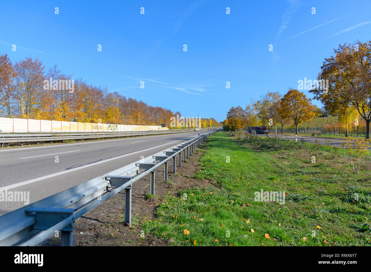 Empty motorway barrier hi-res stock photography and images - Alamy