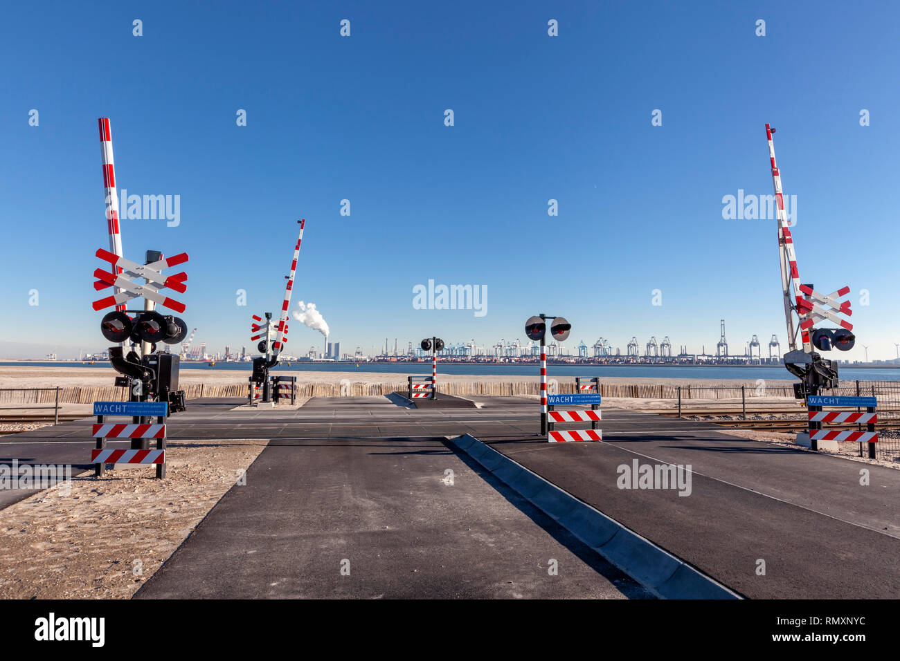 Road Signs At The Railway Crossing With A Barrier Organization Of The Transport System Of A European Country Safety Of Traffic In Road And Rail Tran Stock Photo Alamy Road Signs At The Railway Crossing With A Barrier Organization Of The Transport System Of A European Country Safety Of Traffic In Road And Rail Tran Stock Photo Alamy