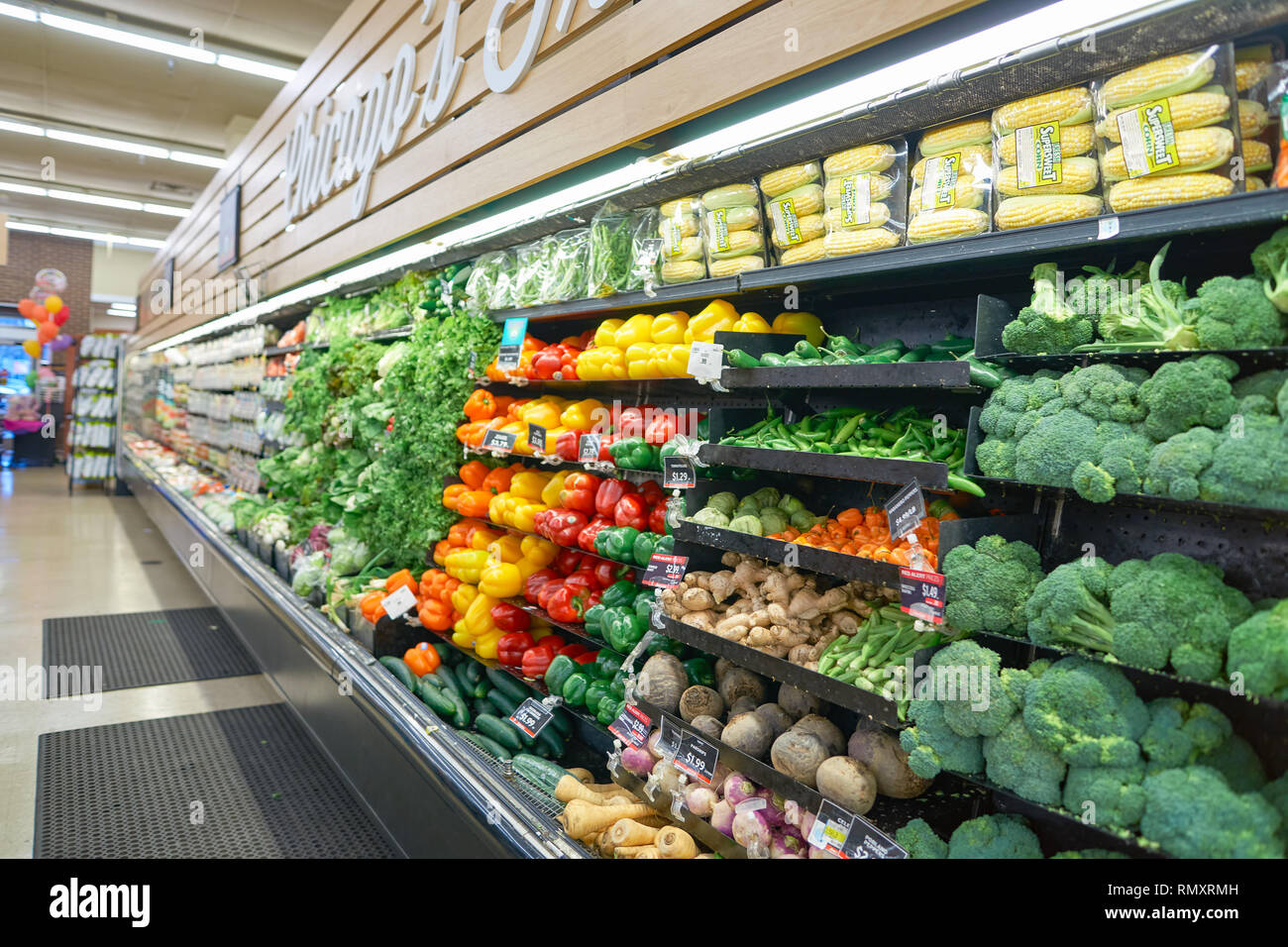 Us grocery store interior vegetables hires stock photography and