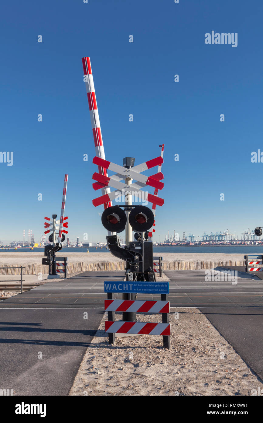 Road Signs At The Railway Crossing With A Barrier Organization Of The Transport System Of A European Country Safety Of Traffic In Road And Rail Tran Stock Photo Alamy Road Signs At The Railway Crossing With A Barrier Organization Of The Transport System Of A European Country Safety Of Traffic In Road And Rail Tran Stock Photo Alamy