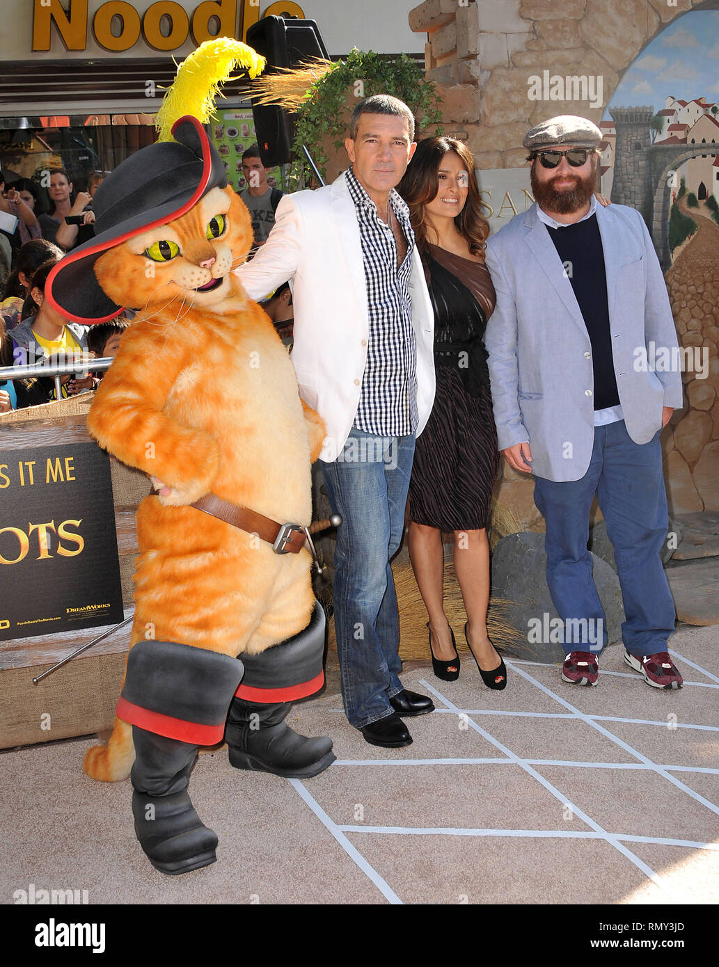 Antonio Banderas, Puss, Salma Hayek, Zach Galifianakis at the Puss In