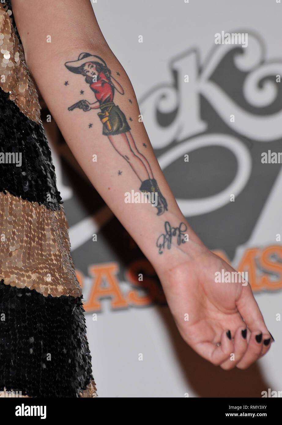 Taylor DayneMichelle Branch - Race to Erase Ms at the Hyatt Regency Century  Plaza Hotel in Los Angeles. BranchMichelle 90.jpgBranchMichelle 90 Event in  Hollywood Life - California, Red Carpet Event, Vertical, USA,, image size:922x1390