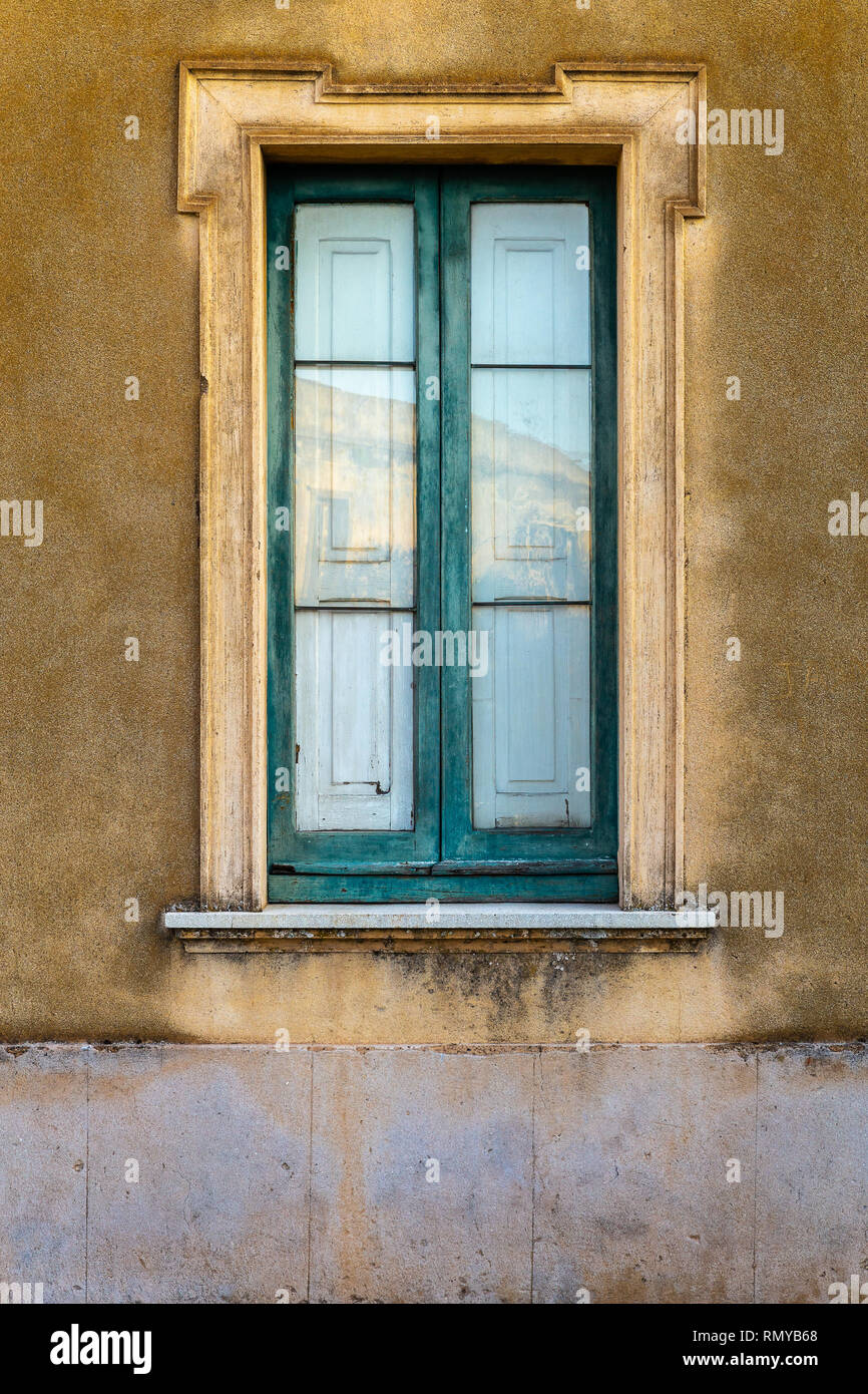 The ancient window on stone wall, for background Stock Photo - Alamy