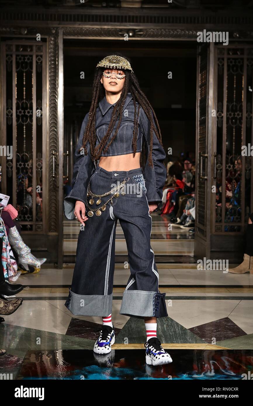 Fashion Scout February 2019 London Fashion Week Stock Photo - Alamy