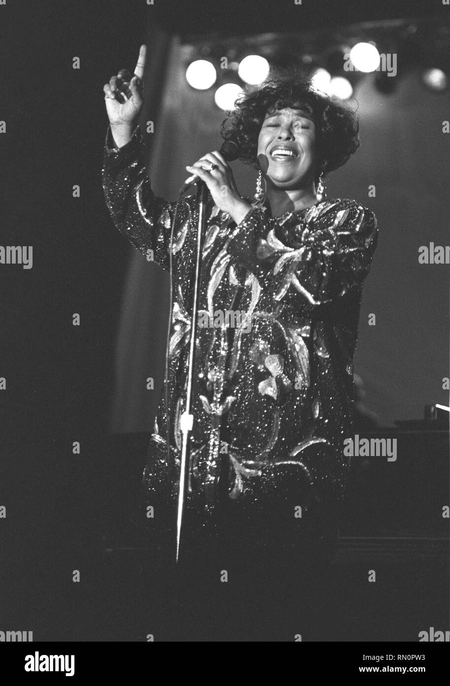 Roberta flack hi-res stock photography and images - Alamy