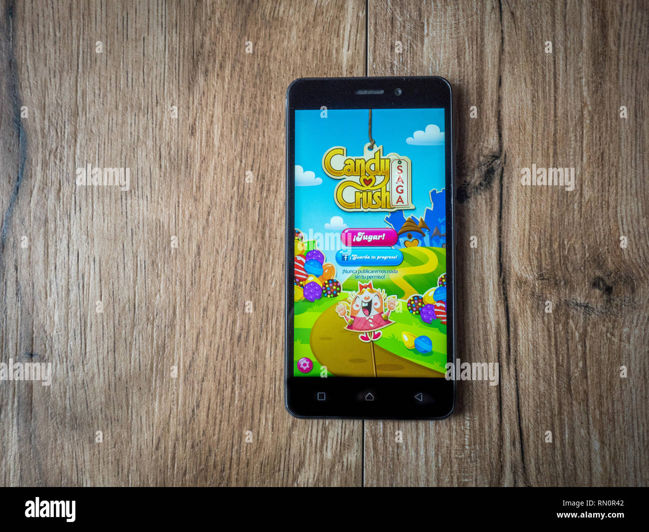 Candy crush saga online hi-res stock photography and images - Alamy