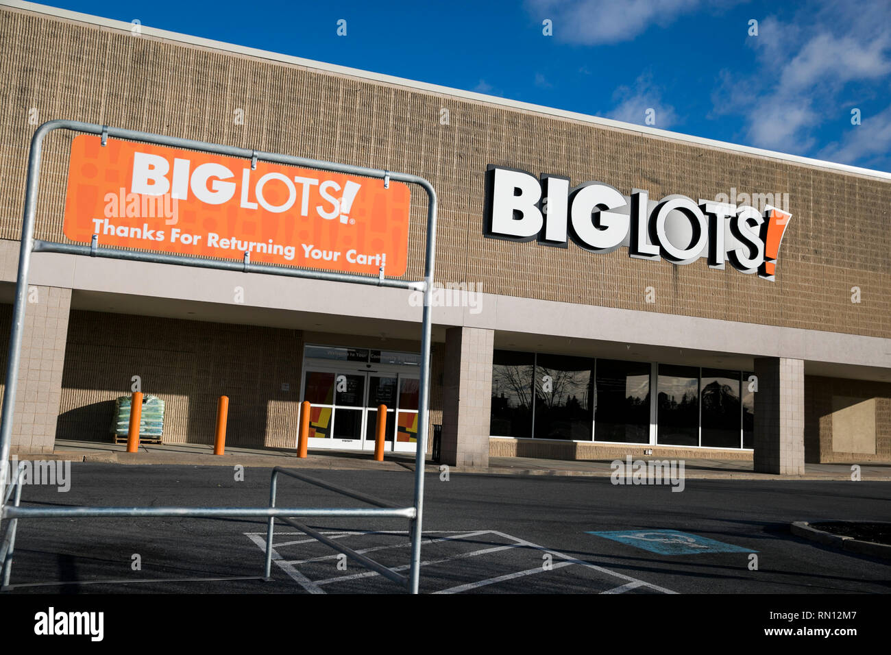 A logo sign outside of a Big Lots retail store location in Harrisburg, Pennsylvania on February 9, 2019. Stock Photo