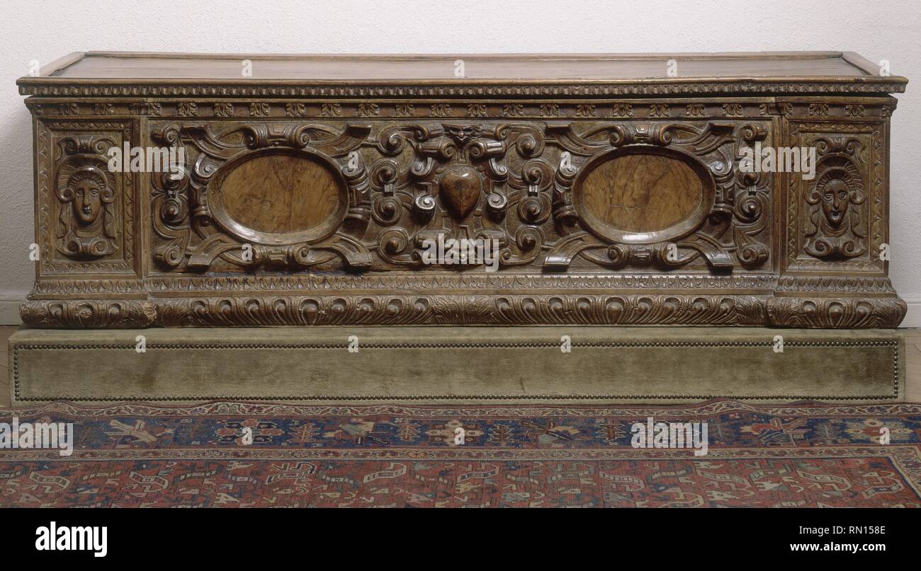 Relieve de madera hi-res stock photography and images - Alamy
