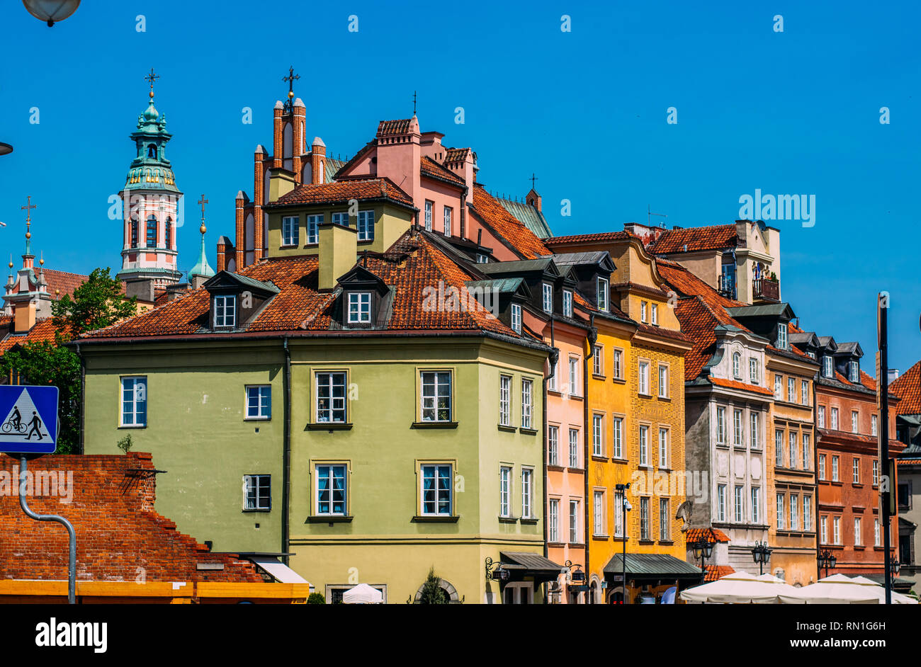 Ancient colorful townhouses in Old town in Warsaw, Poland Stock Photo ...