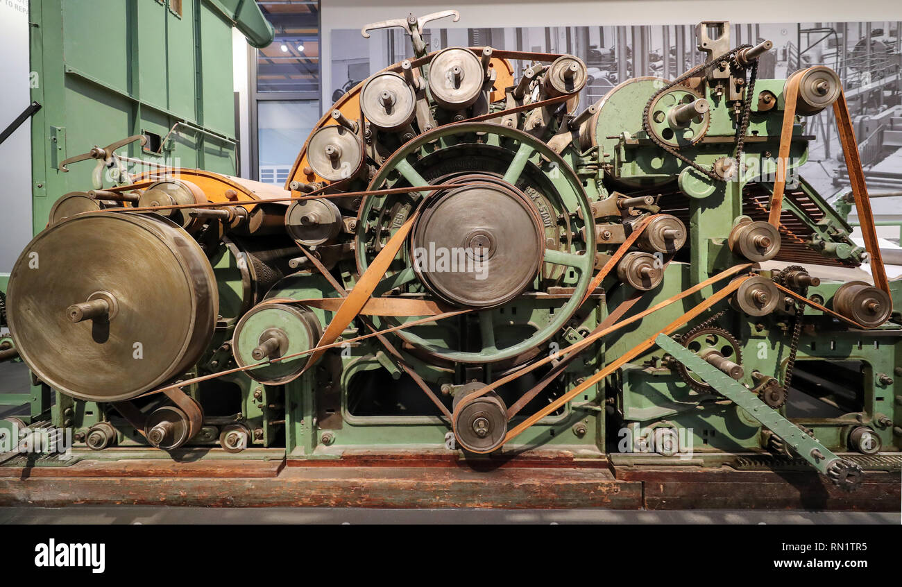Zwickau, Germany. 13th Feb, 2019. A historical spinning machine driven by various transmission belts is exhibited in the August-Horch-Museum. Such machines were used to make the mats from cotton fibres, which were later used as thermoset bodies. Credit: Jan Woitas/dpa-Zentralbild/ZB/dpa/Alamy Live News Stock Photo