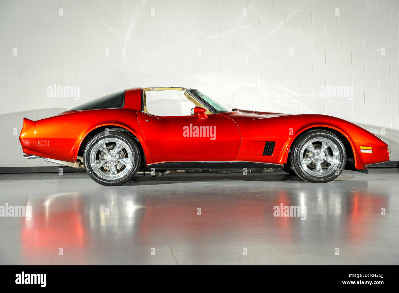 Red rocker covers hi-res stock photography and images - Alamy