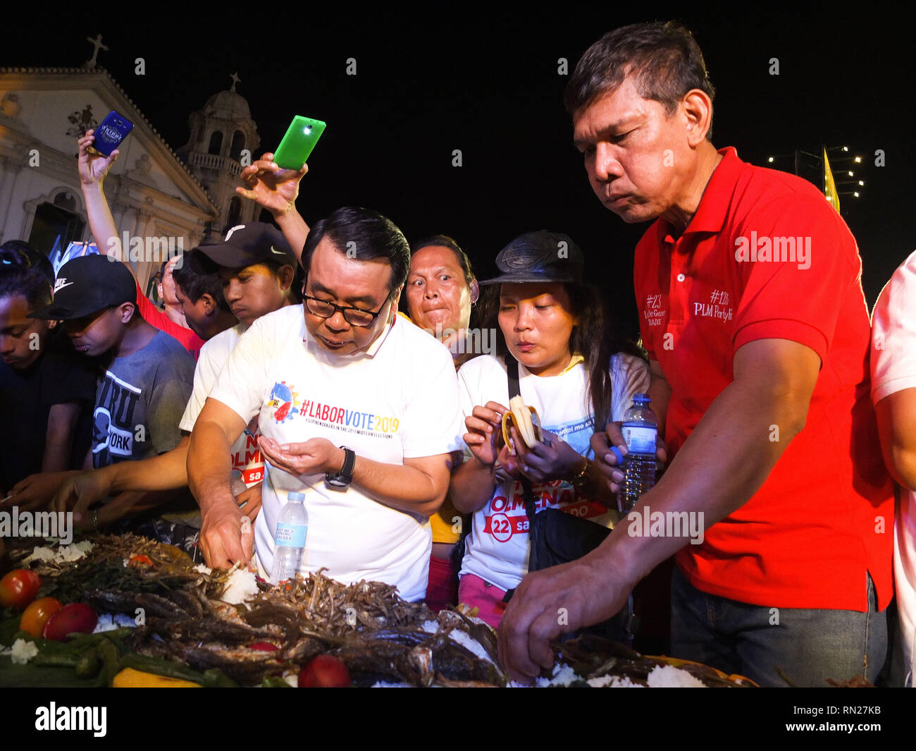 Manila, Philippines. 6th May, 2012. Former representative Neri Colmenares (L) and labor leader Leody de Guzman (R) participates in the boodle fight.''Labor Win'' a coalition of labor leaders running for Senate, said they are the only ones who have the ''real'' credentials to push for pro-poor policies unlike other candidates for this year elections.the policial party ''Partido ng Lakas ng Masa'' offers themselves as alternatives in this year's elections. They say they don't belong to either the administration or opposition Credit: Josefiel Rivera/SOPA Images/ZUMA Wire/Alamy Live News Stock Photo